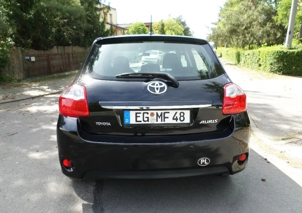 Toyota Auris cena 25700 przebieg: 132000, rok produkcji 2011 z Radom małe 379